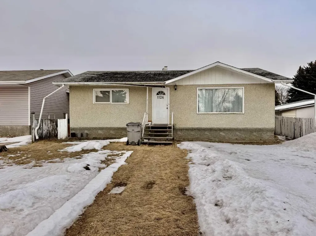 1126 6 Avenue Wainwright AB T9W 1G2