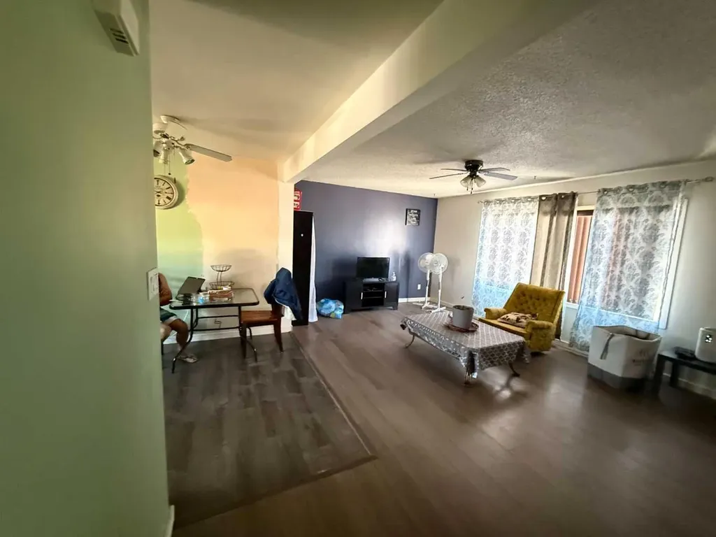 1126 6 Avenue Wainwright AB T9W 1G2