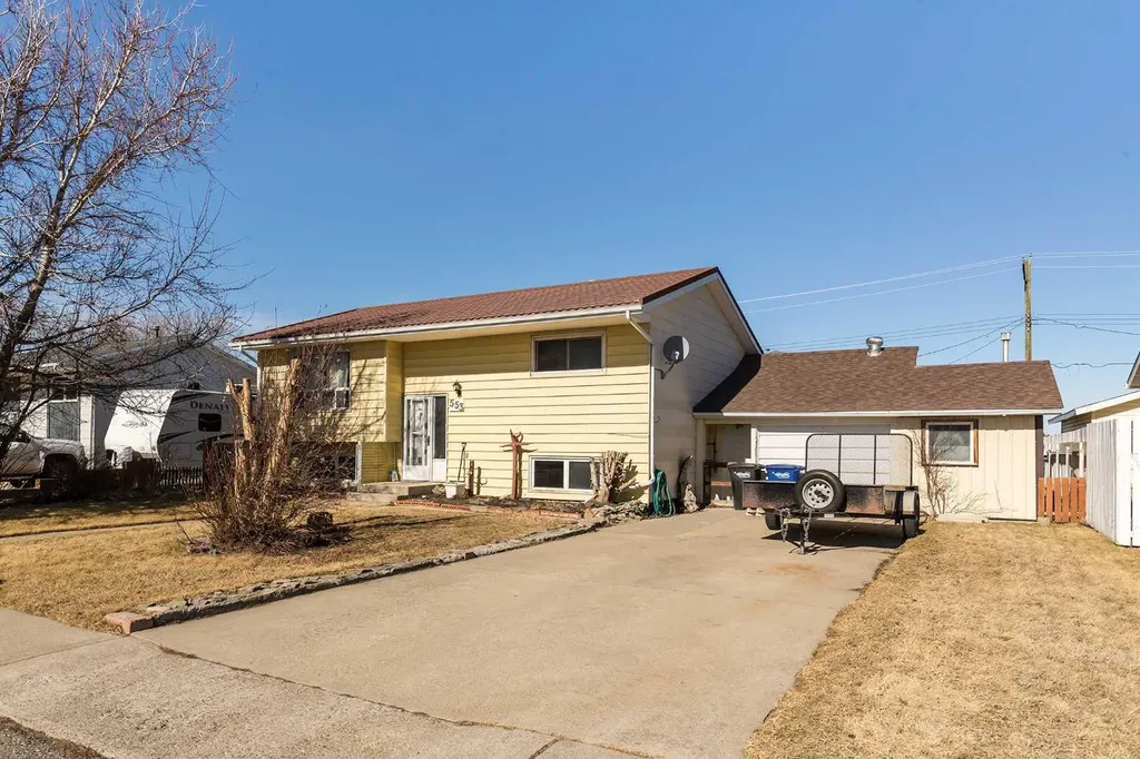 553 11 Street Fort Macleod AB T0L 0Z0