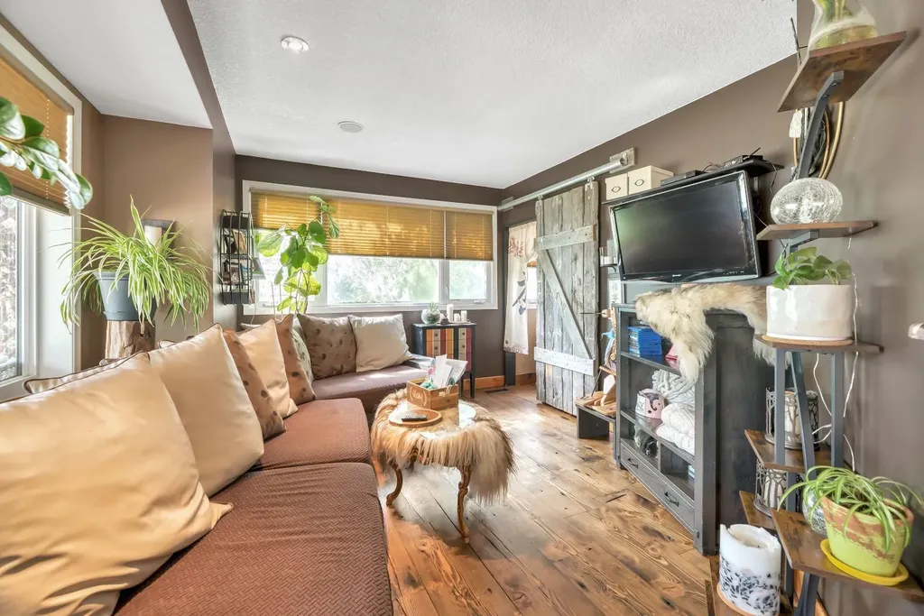 338067 1064 Drive E Rural Foothills County AB T1S 4T2