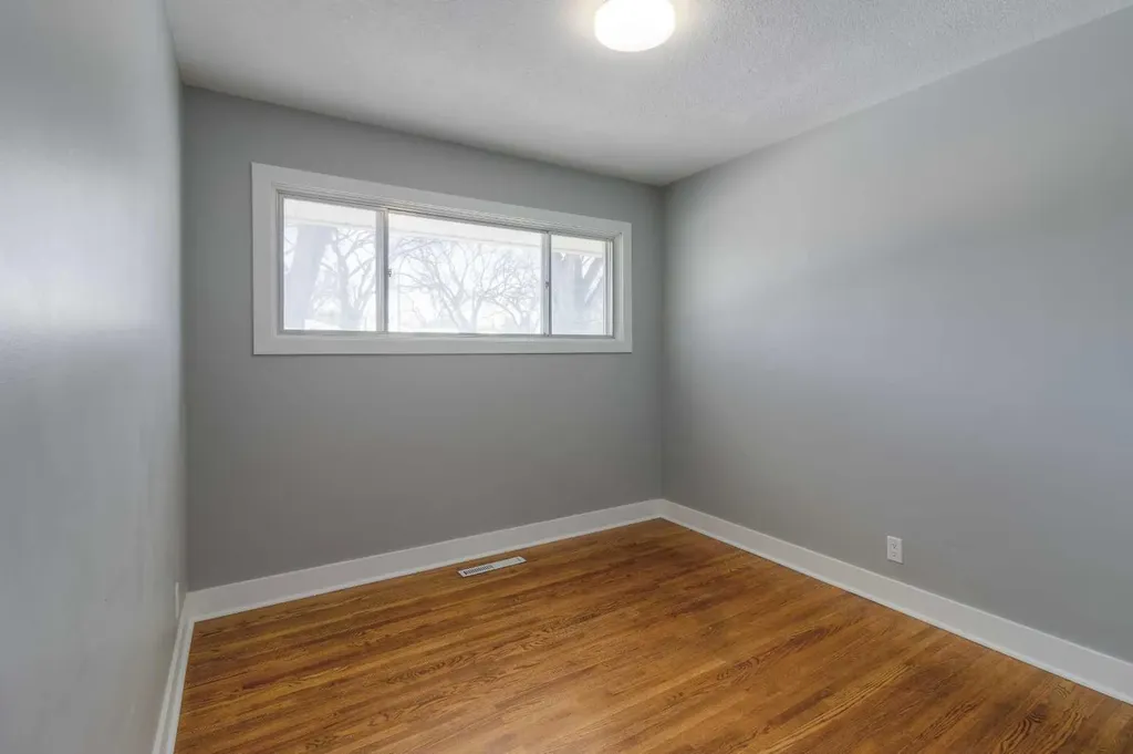 220 23 Street S Lethbridge AB T1J 3M6
