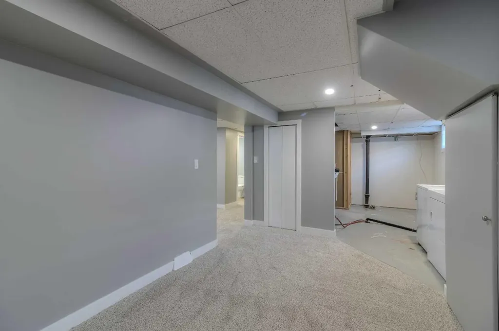220 23 Street S Lethbridge AB T1J 3M6
