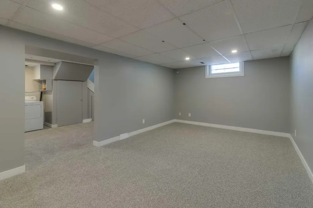 220 23 Street S Lethbridge AB T1J 3M6