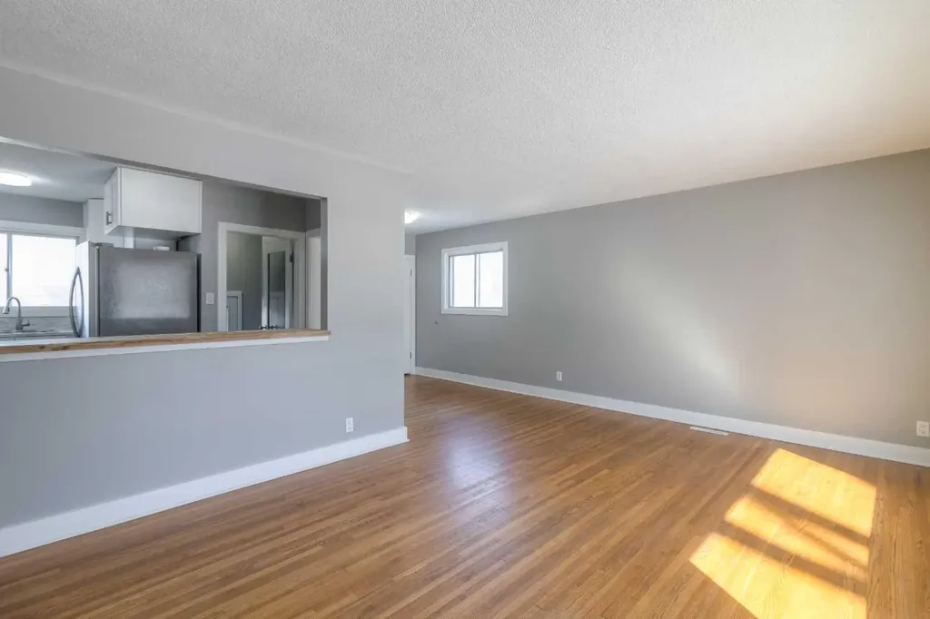220 23 Street S Lethbridge AB T1J 3M6