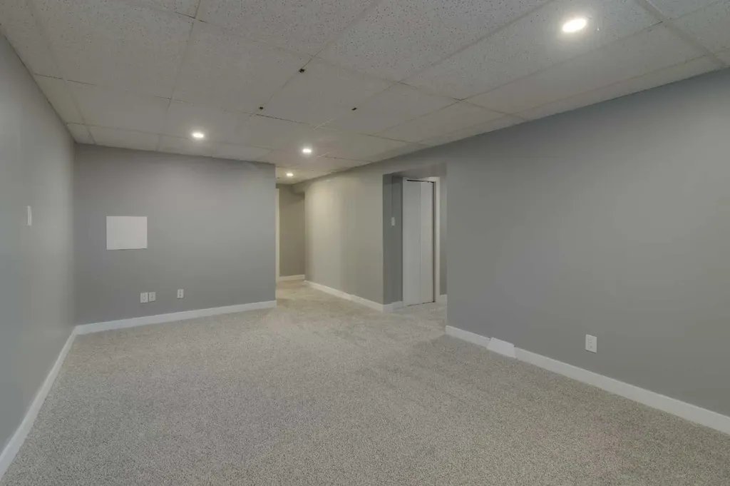 220 23 Street S Lethbridge AB T1J 3M6