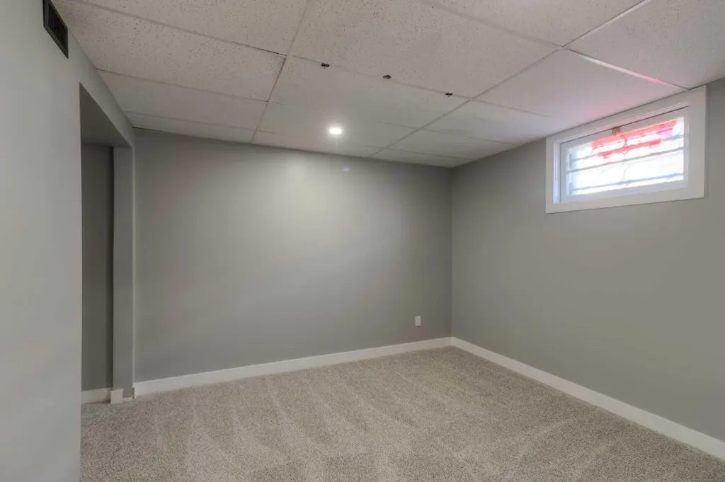 220 23 Street S Lethbridge AB T1J 3M6