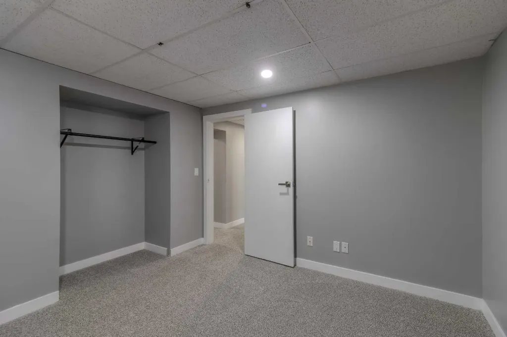 220 23 Street S Lethbridge AB T1J 3M6