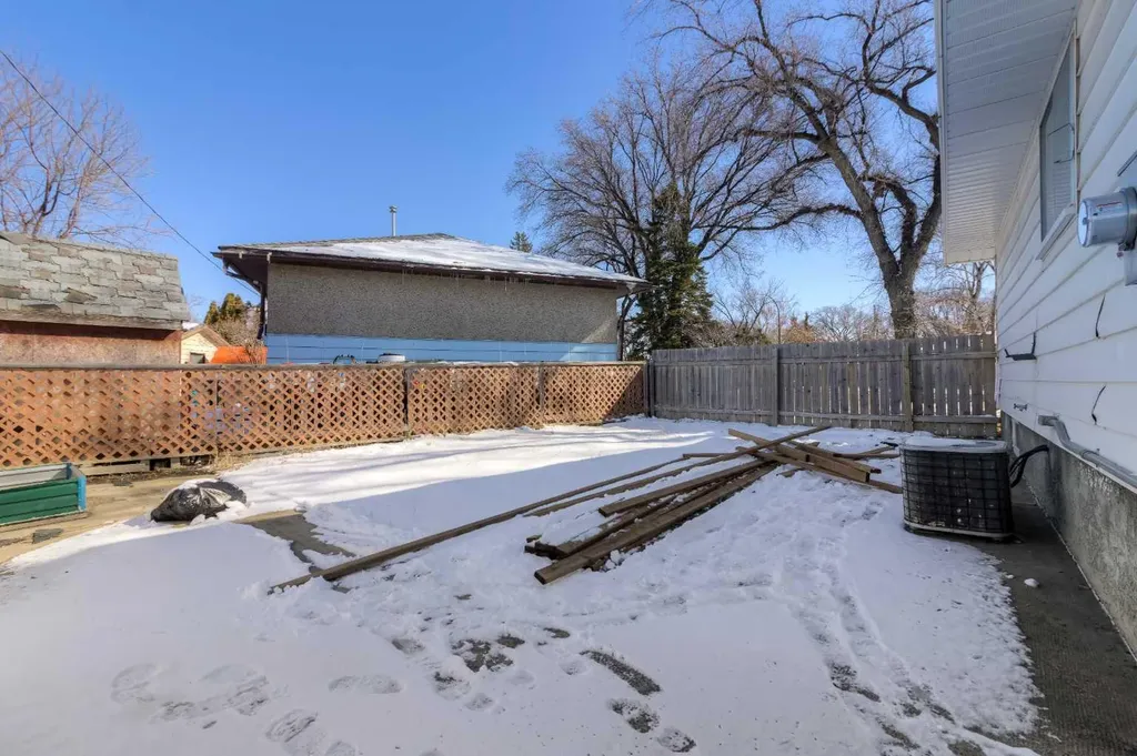 220 23 Street S Lethbridge AB T1J 3M6