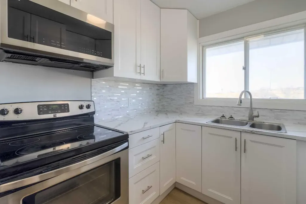 220 23 Street S Lethbridge AB T1J 3M6