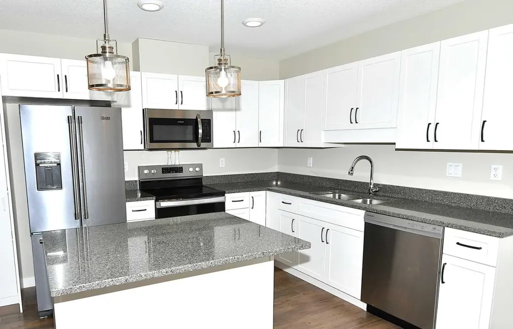 499 Meadow Lake Court Brooks AB T1R 0Y7