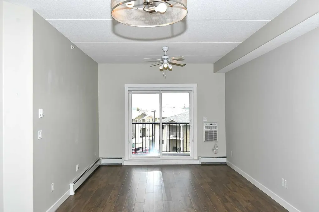 499 Meadow Lake Court Brooks AB T1R 0Y7