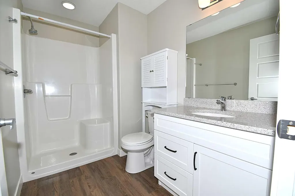 499 Meadow Lake Court Brooks AB T1R 0Y7