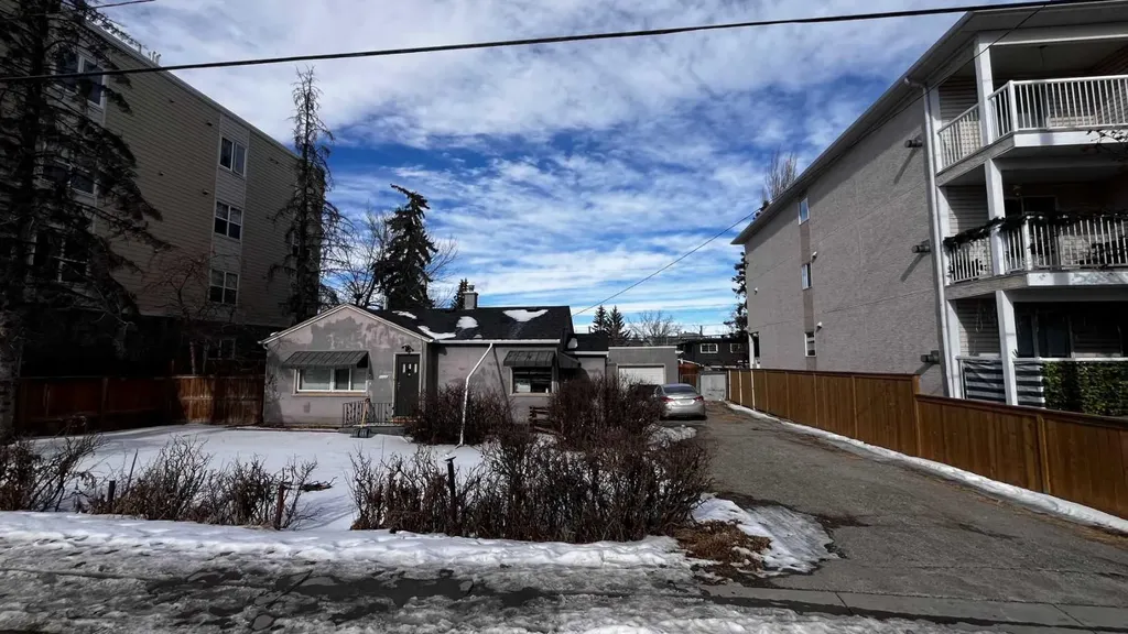 7728 Bowness Road NW Calgary AB T3B0H1