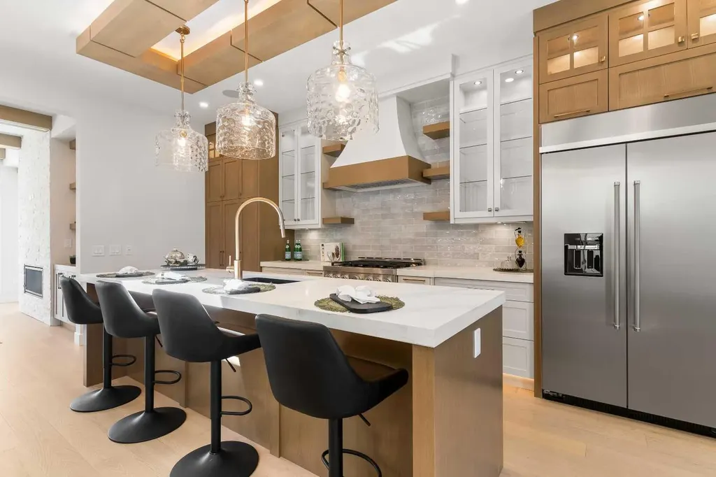 1425 44 Street SW Calgary AB T3C2A7