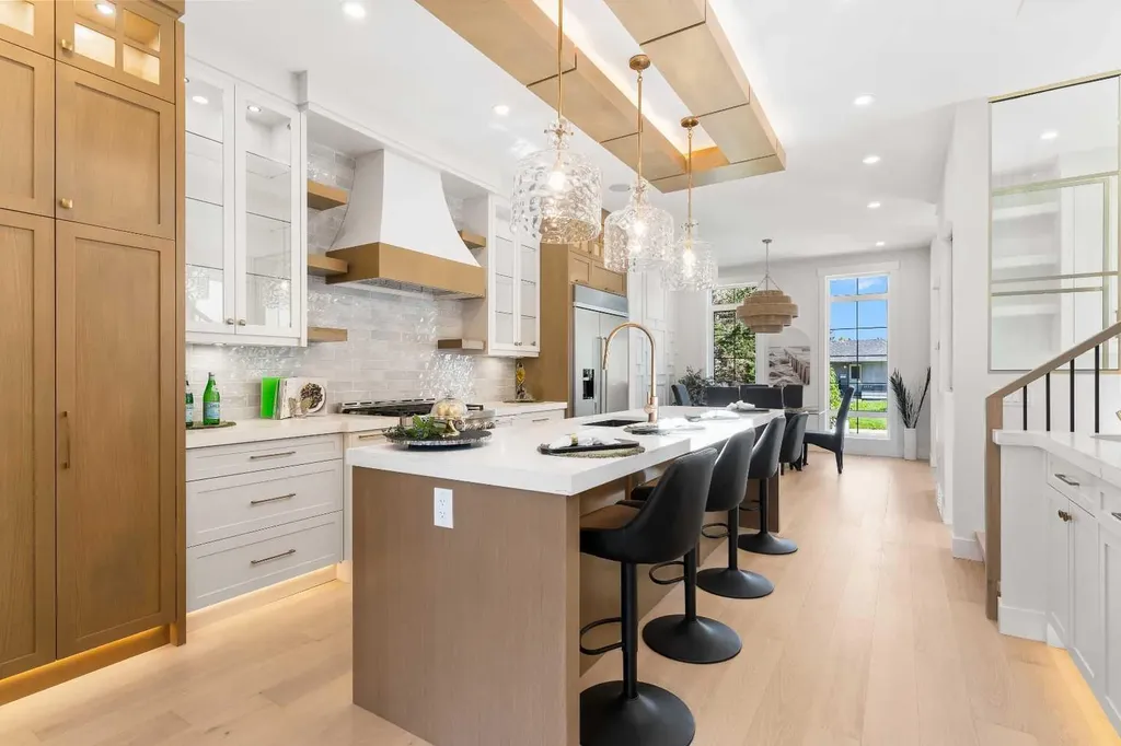1425 44 Street SW Calgary AB T3C2A7