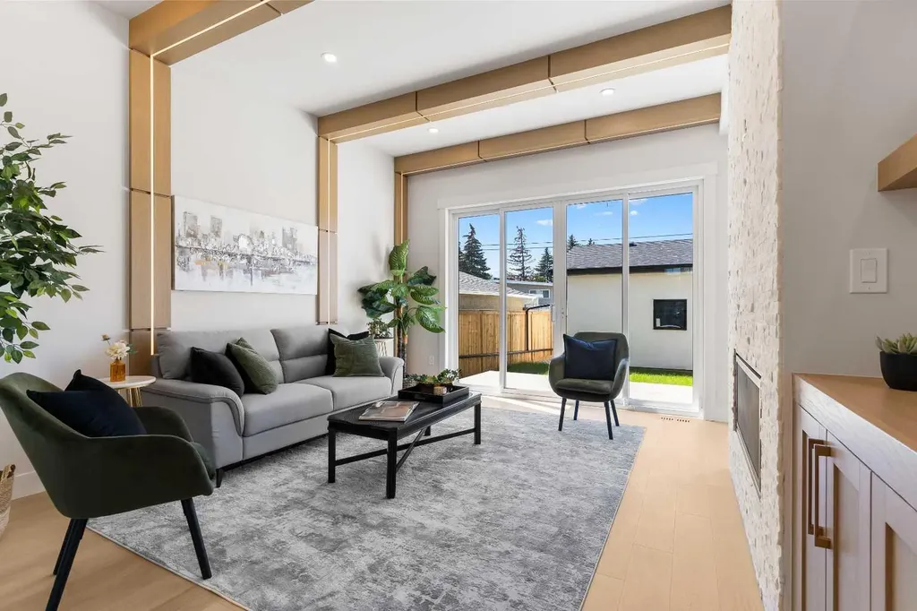 1425 44 Street SW Calgary AB T3C2A7