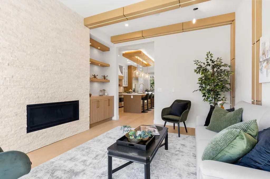 1425 44 Street SW Calgary AB T3C2A7