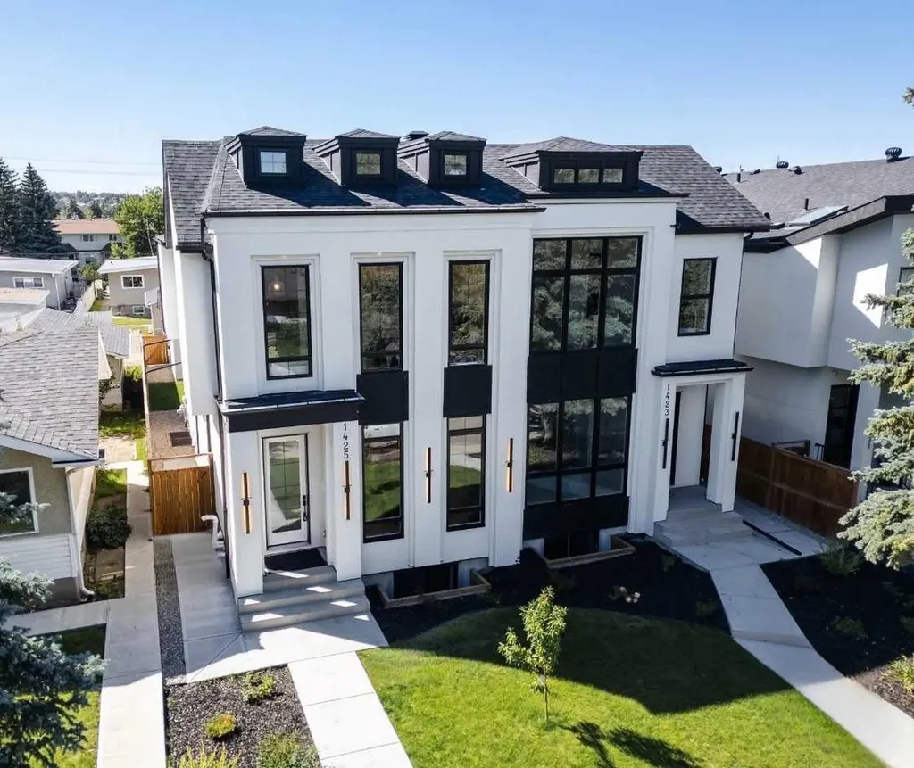 1425 44 Street SW Calgary AB T3C2A7