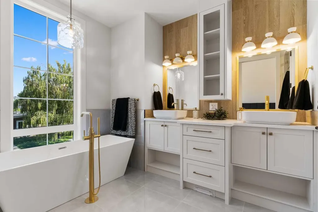 1425 44 Street SW Calgary AB T3C2A7