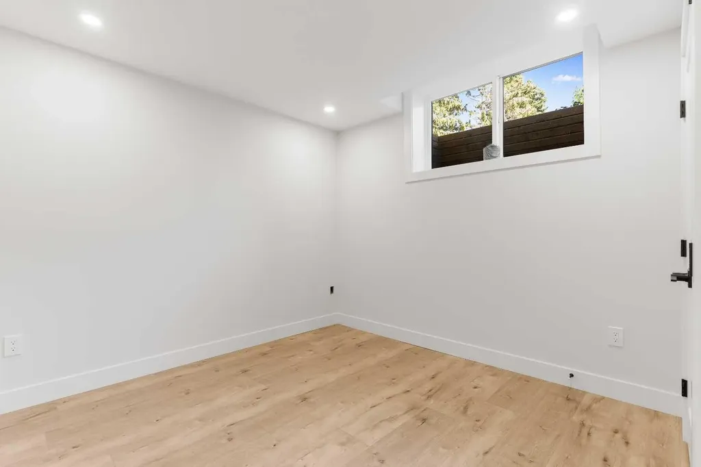 1425 44 Street SW Calgary AB T3C2A7