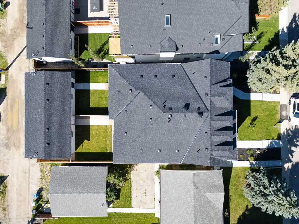 1425 44 Street SW Calgary AB T3C2A7
