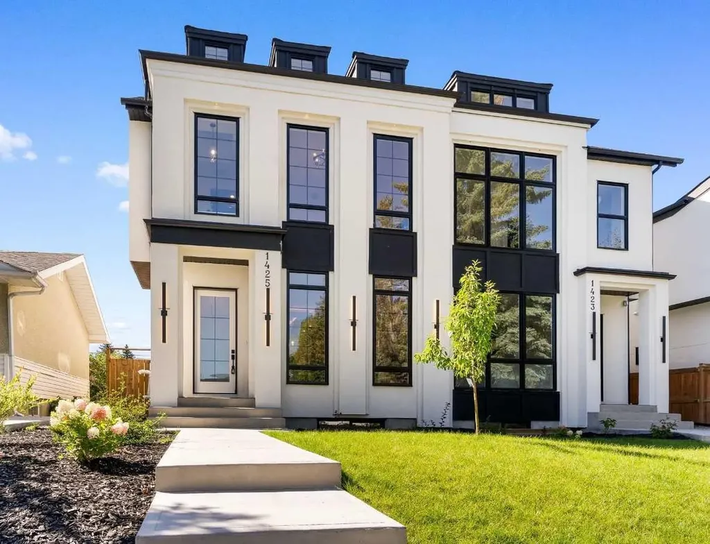 1425 44 Street SW Calgary AB T3C2A7