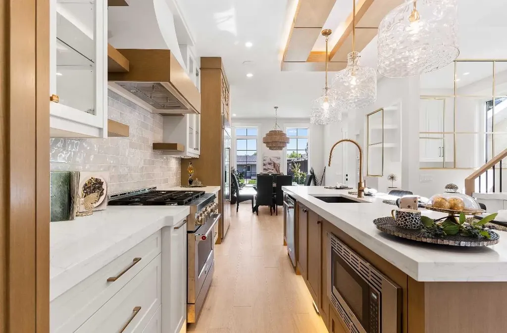1425 44 Street SW Calgary AB T3C2A7