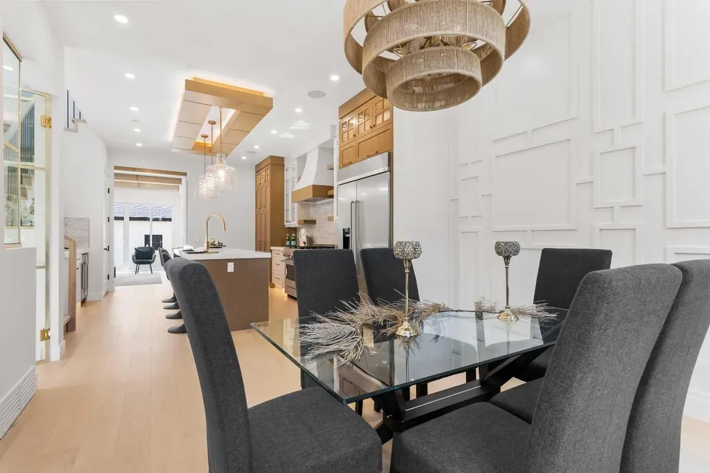 1425 44 Street SW Calgary AB T3C2A7