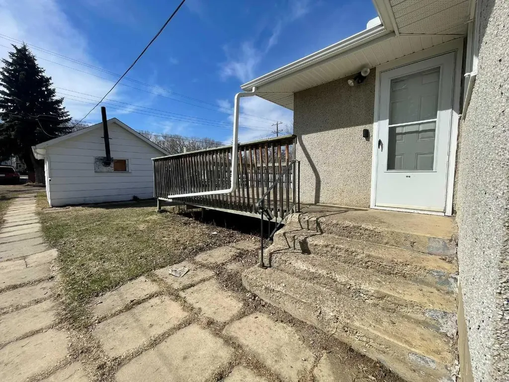 4813 46 Street Lloydminster SK S9V 0J6