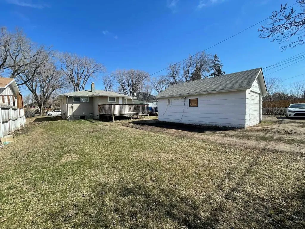 4813 46 Street Lloydminster SK S9V 0J6