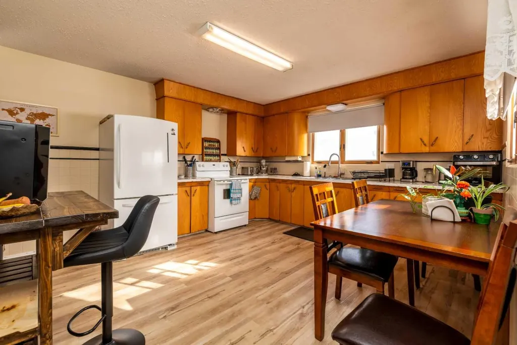 4813 46 Street Lloydminster SK S9V 0J6