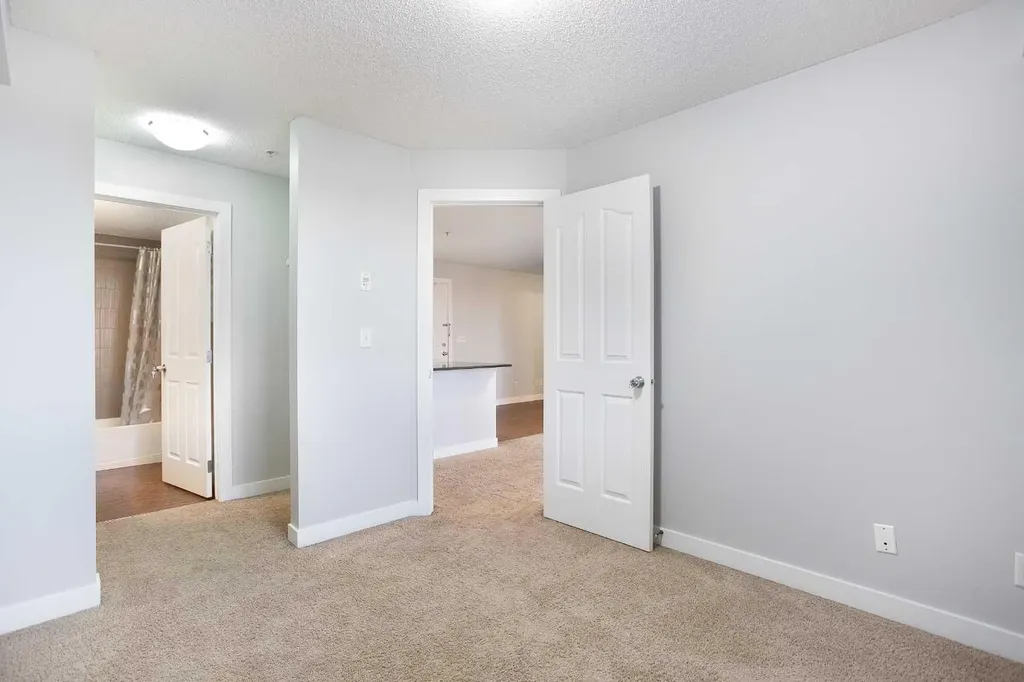 7110 80 Avenue NE Calgary AB T3J0N4