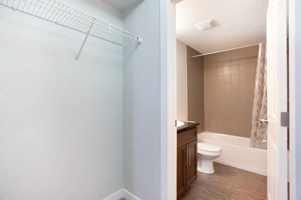 7110 80 Avenue NE Calgary AB T3J0N4