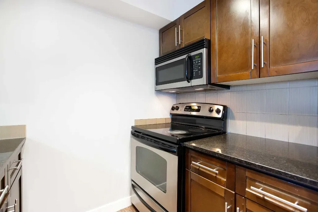 7110 80 Avenue NE Calgary AB T3J0N4