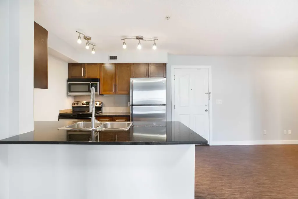 7110 80 Avenue NE Calgary AB T3J0N4