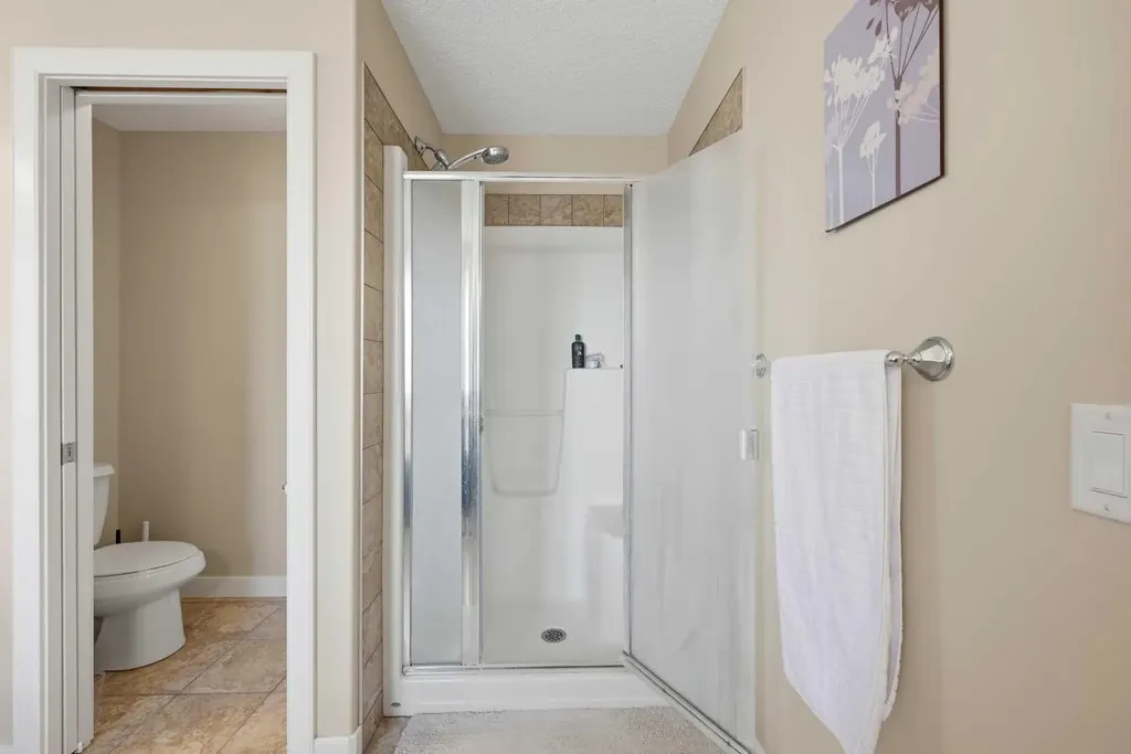 212 Springmere Road Chestermere AB T1X 1R3