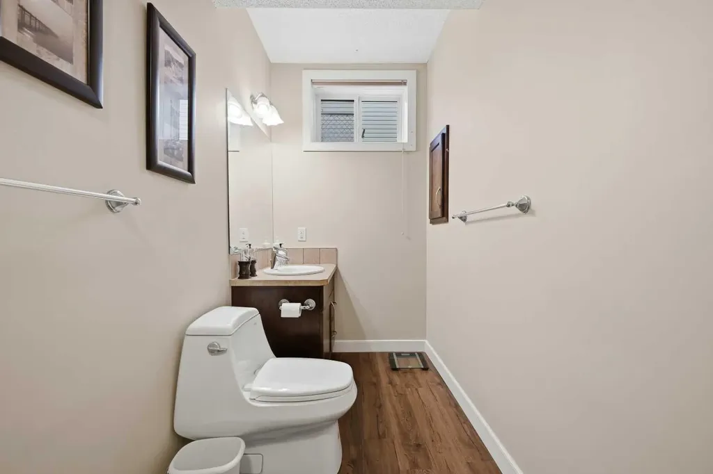 212 Springmere Road Chestermere AB T1X 1R3
