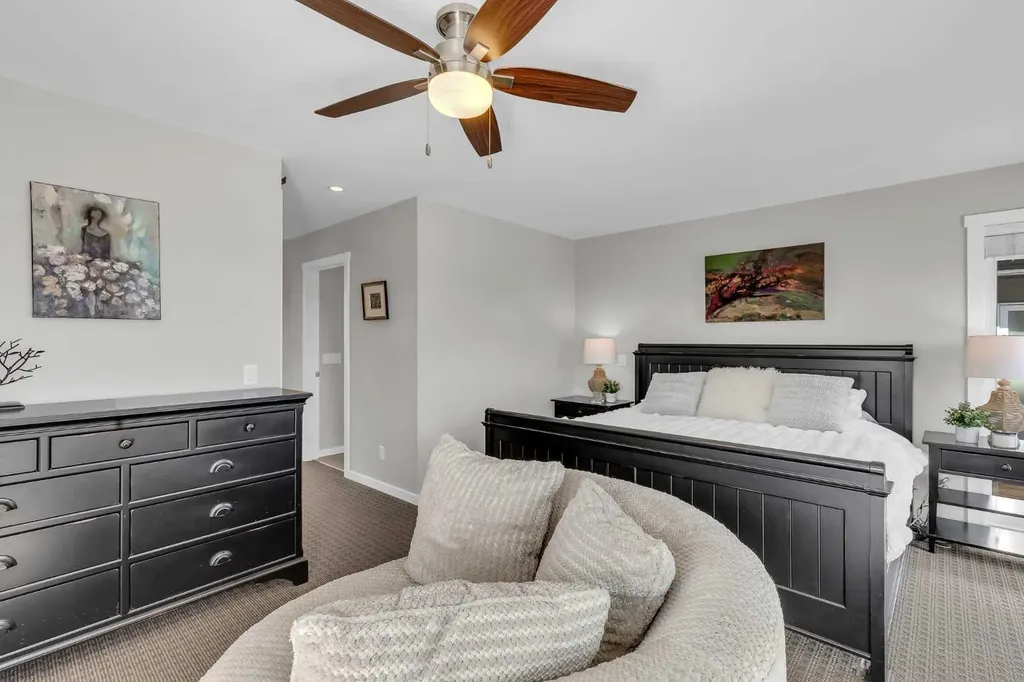 2729 Cochrane Road NW Calgary AB T2M 4J1