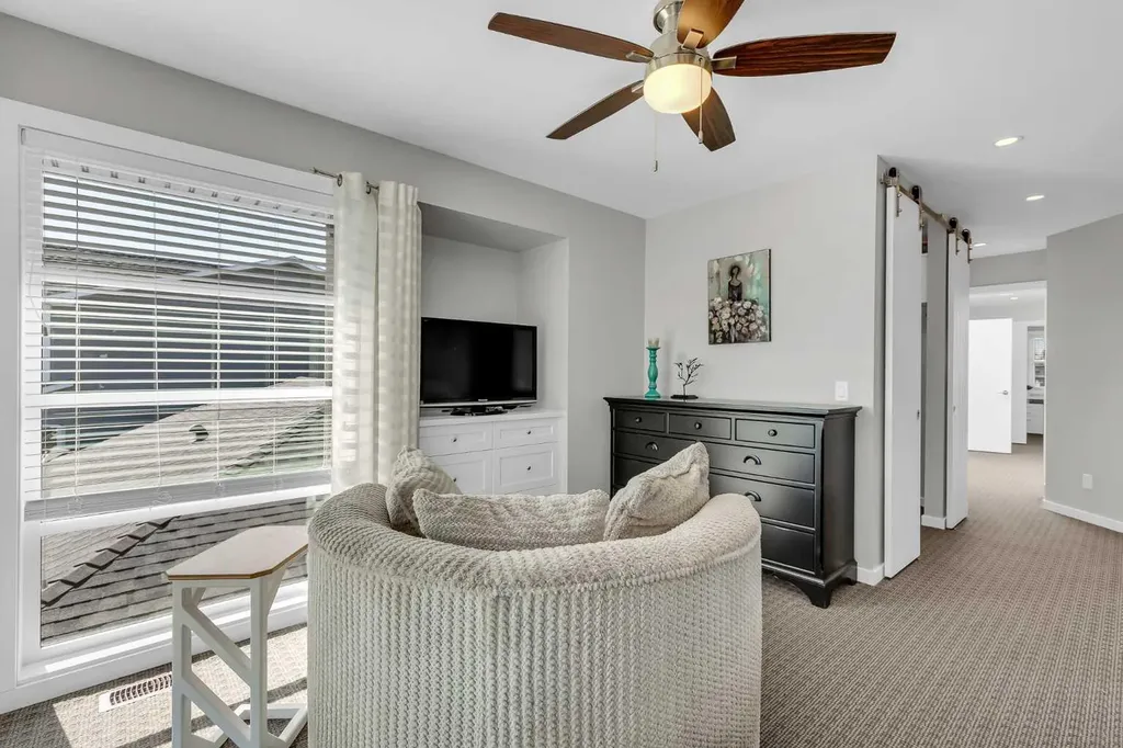 2729 Cochrane Road NW Calgary AB T2M 4J1