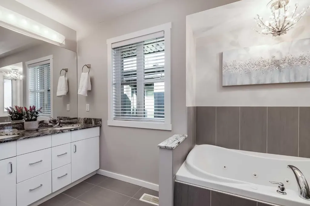 2729 Cochrane Road NW Calgary AB T2M 4J1