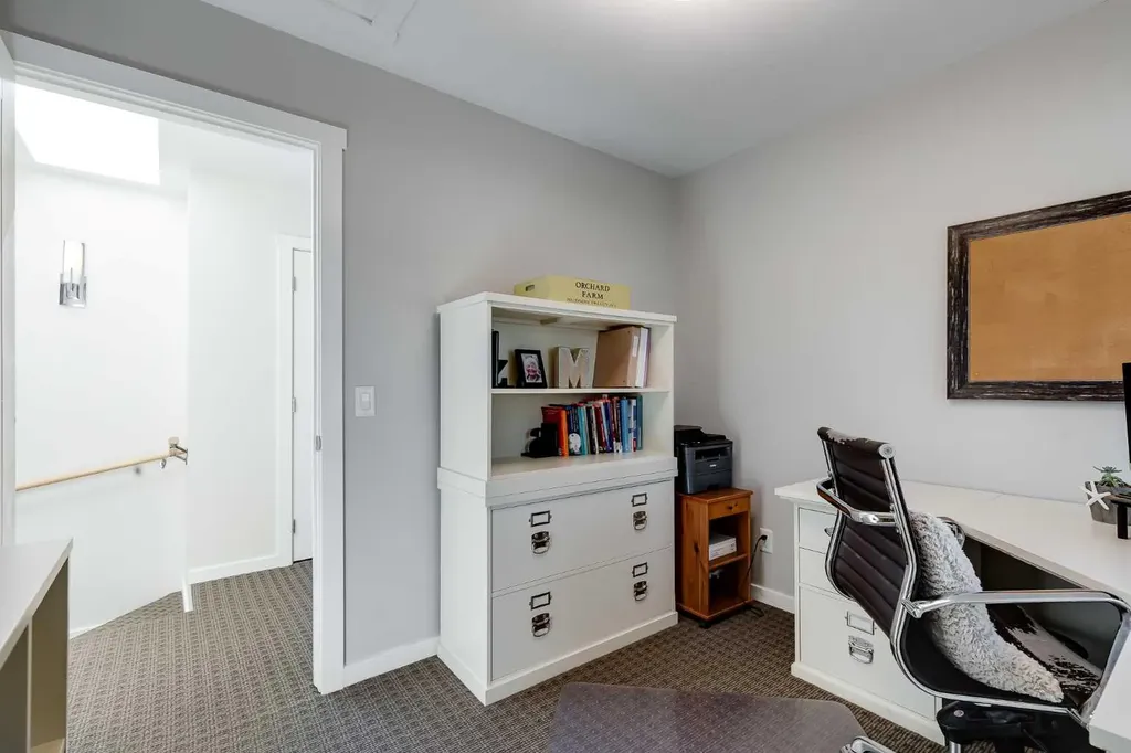 2729 Cochrane Road NW Calgary AB T2M 4J1