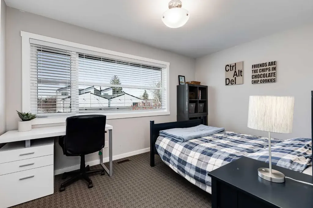 2729 Cochrane Road NW Calgary AB T2M 4J1