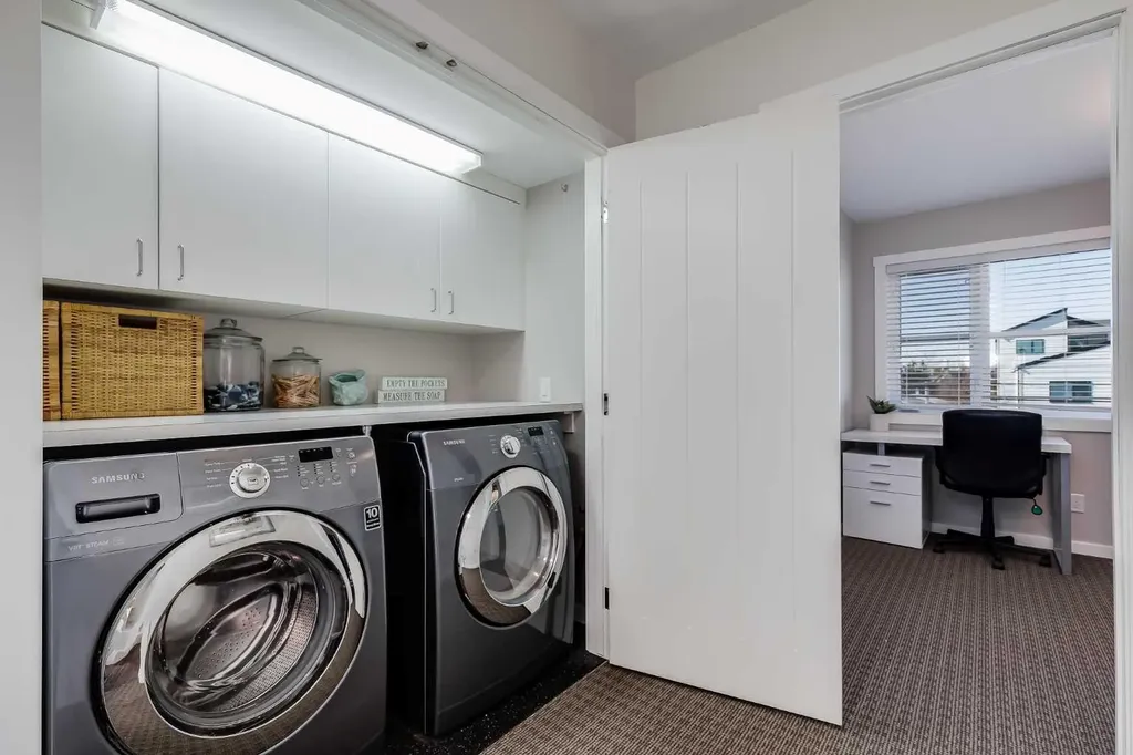 2729 Cochrane Road NW Calgary AB T2M 4J1