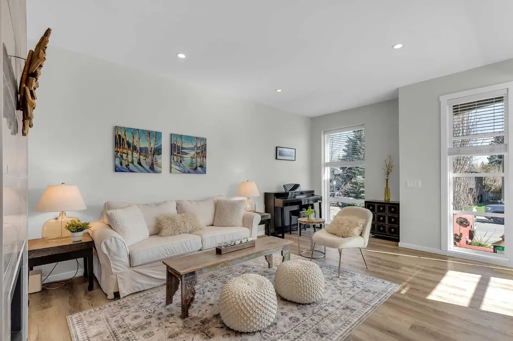 2729 Cochrane Road NW Calgary AB T2M 4J1