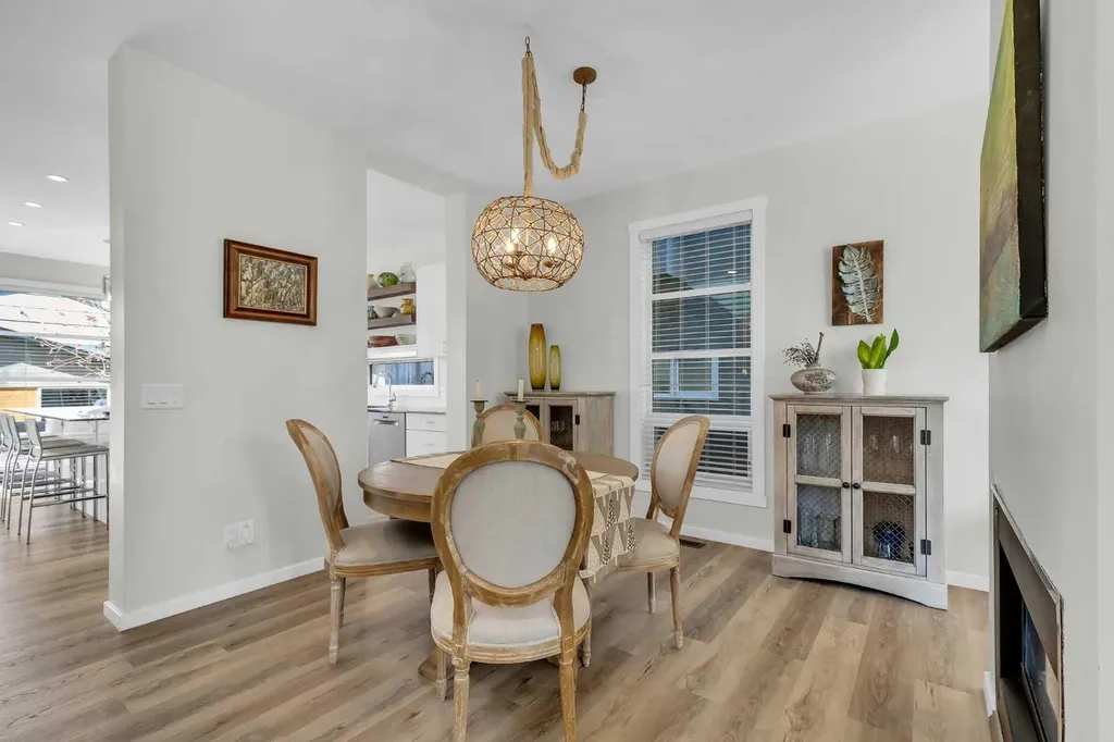 2729 Cochrane Road NW Calgary AB T2M 4J1