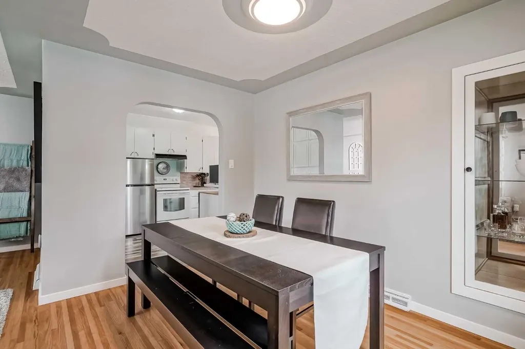 1204 18 Street NE Calgary AB T2E 4V9