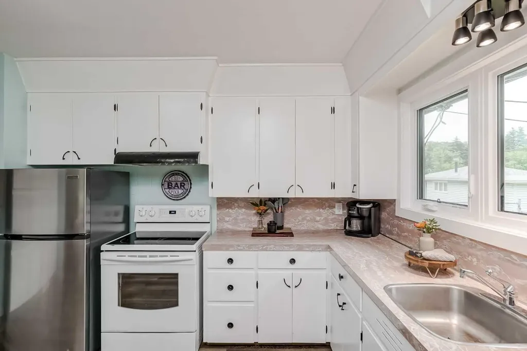 1204 18 Street NE Calgary AB T2E 4V9