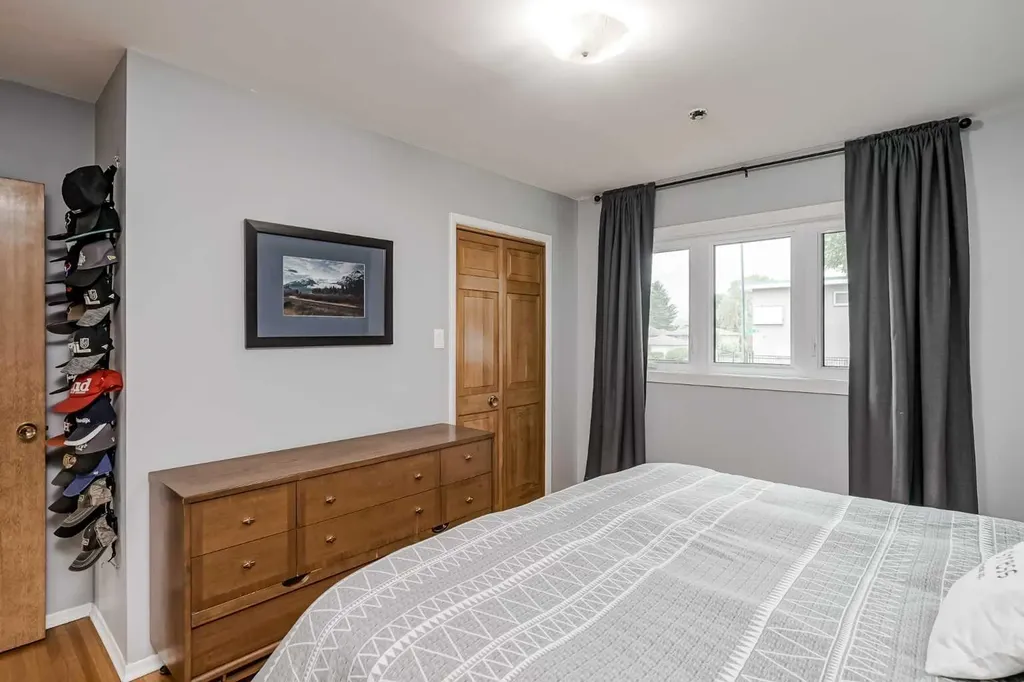 1204 18 Street NE Calgary AB T2E 4V9