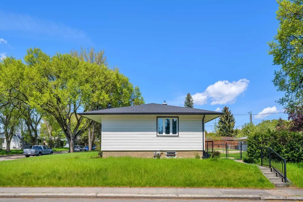 1204 18 Street NE Calgary AB T2E 4V9