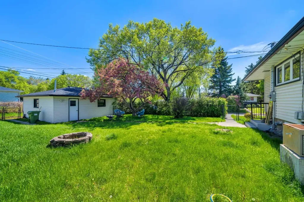 1204 18 Street NE Calgary AB T2E 4V9